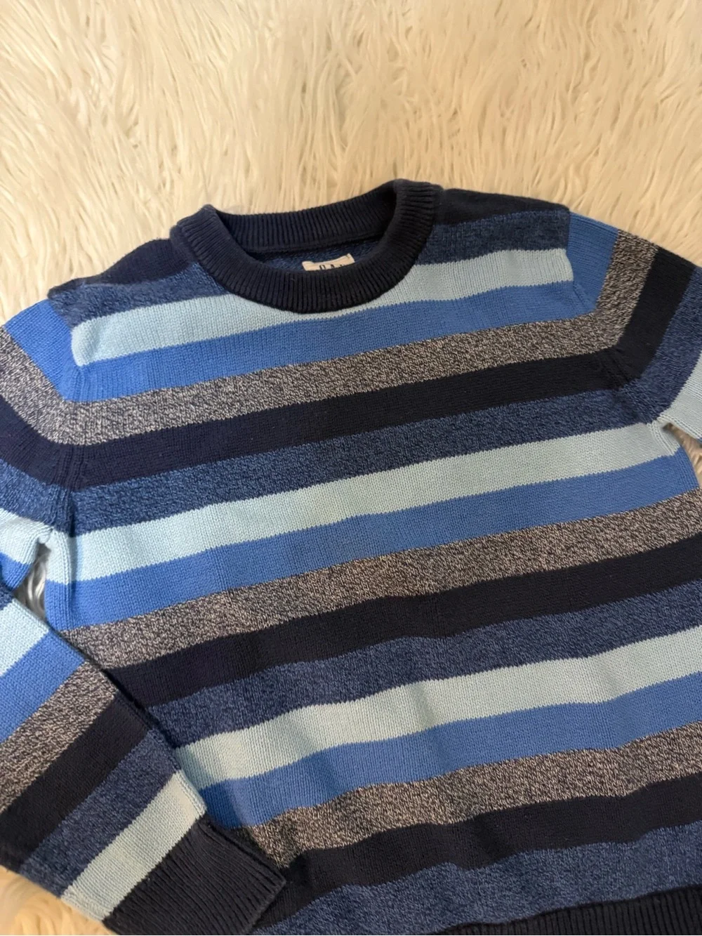 GAP classic crewneck